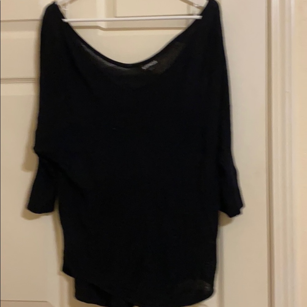 Thin wide neck sweater. 3/4 sleeve